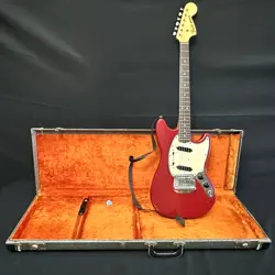 FENDER MUSTANG ELECTRIC GUITAR LOT.103