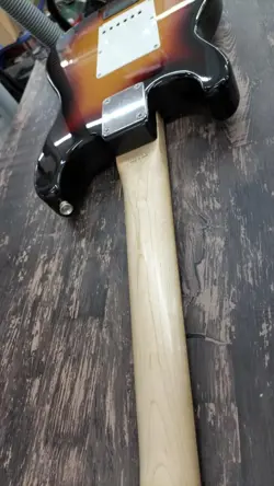 GUITAR EXCELLENT CONDIT