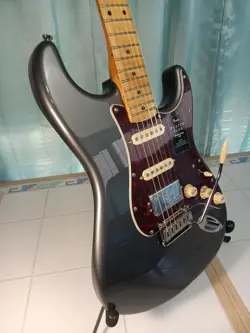 FENDER STRATOCASTER GUN