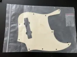 FENDER 5 STRING JAZZ BASS PICKGUARD