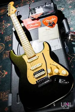 FENDER AMERICAN ULTRA STRATOCASTER HSS MN TXT 2021 TRACKING NUMBER