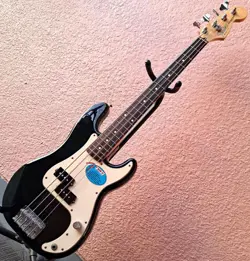 FENDER P BASS JR. PRECISION BASS GUITARS