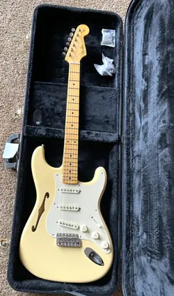 FENDER ERIC JOHNSON THINLINE STRATOCASTER WITH MAPLE FRETBOARD- VINTAGE