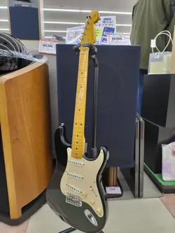 FENDER ST57-53 ELECTRIC GUITAR SAFE DELIVERY FROM JAPAN