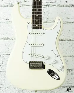 FENDER MADE IN MEXICO STRATOCASTER ARCTIC WHITE