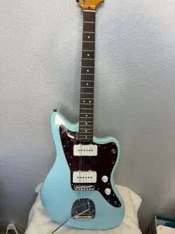 FENDER GUITAR SQUIER CLASSIC VIBE 70S JAGUAR, LAUREL FRETBOARD SURF GREEN - USED