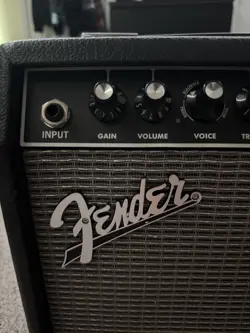 GUITAR AMPLIFIER W/POWER