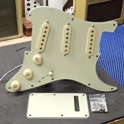 2024 FENDER PLAYER STRATOCASTER LOADED PICKGUARD ALNICO 5 PICKUPS - STRAT GUITAR