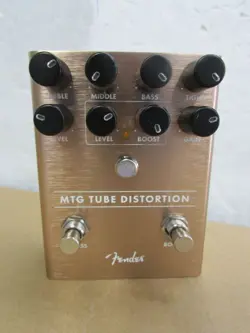 FENDER PEDAL MTG TUBE DISTORTION GUITAR EFFECTS PEDAL *NICE*