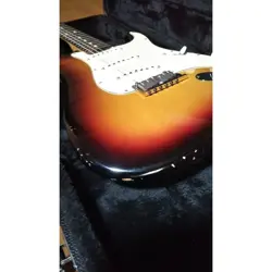 STANDERD STRATOCASTER