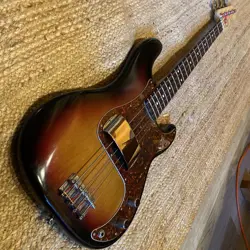 2004 FENDER USA HIGHWAY 1 ONE PRECISION BASS 3-TONE SUNBURST PLUS/CASE PICKGUARD