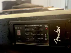 STRATACOUSTIC GUITAR