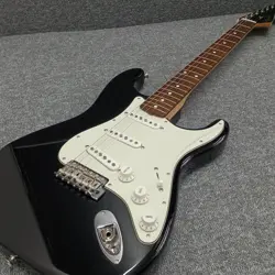 ELECTRIC GUITAR FENDER JAPAN MIJ TRADITIONAL 60S  EXCELLENT CONDITION