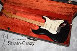 FENDER STRATOCASTER  74 BLACK  MAPLE NECK