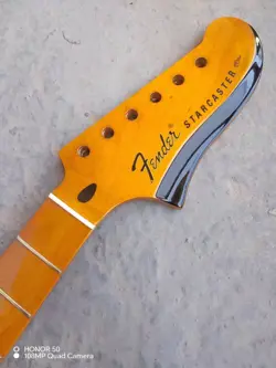 AMERICAN MAPLE GUITAR