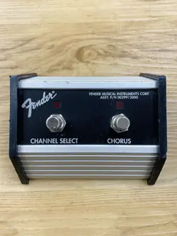 FENDER 2-BUTTON FOOTSWITCH: CHANNEL SELECT/EFFECTS ON/OFF