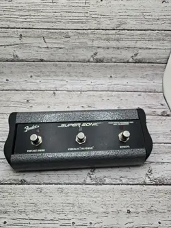  FENDER 3-BUTTON FOOTSWITCH FOR SUPER SONIC AMPS, 