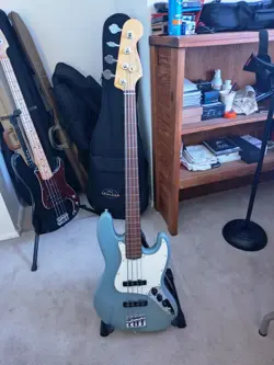 2017 FENDER PROFESSIONAL FRETLESS JAZZ BASS