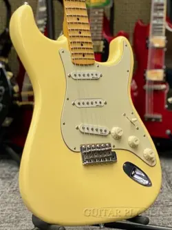 FENDER YNGWIE MALMSTEEN STRATOCASTER -VINTAGE WHITE/MAPLE- 2004