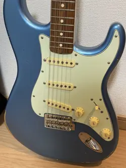 FENDER VINTERA ROAD WORN STRATOCASTER ELECTRIC GUITAR