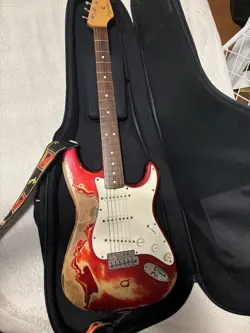 FENDER AMERICAN VINTAGE 62 STRATOCASTER ELECTRIC GUITAR