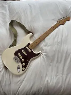FENDER STRATOCASTER PLAYER PLUS OLP