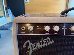 FENDER SUPER SONIC 22