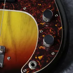 FENDER 1979 PRECISION BASS - SUNBURST 4.88KG NO.DG955