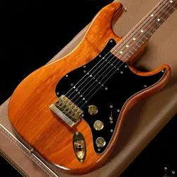 FENDER 1982 WALNUT THE STRAT