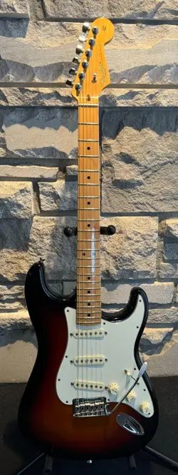 2014  FENDER AMERICAN STANDARD STRATOCASTER, 3-TONE SUNBURST