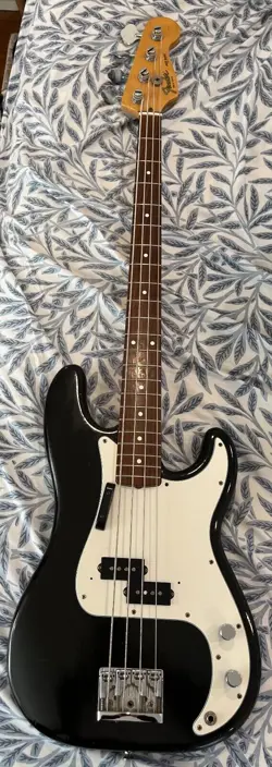 FENDER PRECISION BASS BODY WITH JAZZ NECK