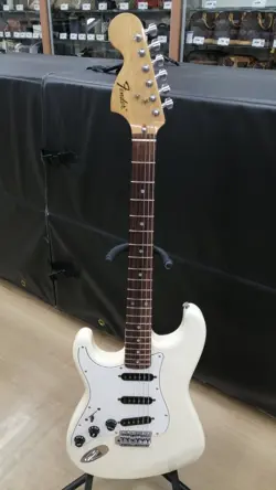 FENDER ST72-65 LEFTY ELECTRIC GUITAR SAFE DELIVERY FROM JAPAN