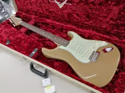 FENDER USA CHARIZMA STRATOCASTER TYPE SAFE DELIVERY FROM JAPAN