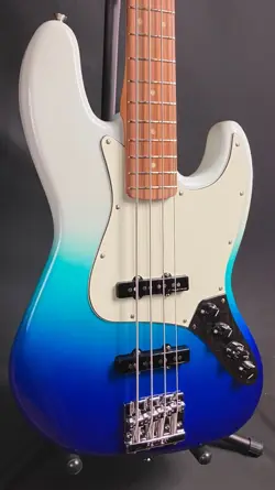 FENDER PLAYER PLUS ACTIVE JAZZ BASS 4-STRING BASS GUITAR BELAIR BLUE FINISH