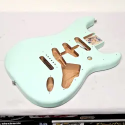 2021 FENDER 60'S STRAT SURF GREEN BODY VINTAGE '62 REISSUE VINTERA GUITAR