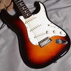 FENDER JAPAN JAPAN ST62-115 1982'S / 3-TONE SUNBURST (1982)