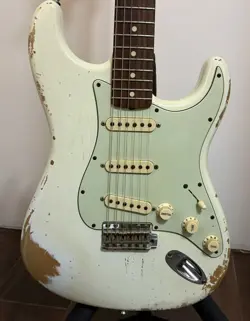 FENDER 1963 CUSTOM