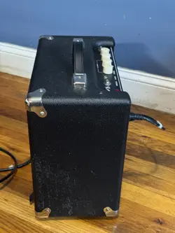 AMPLIFIER BLACK/SILVER