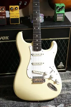 FENDER JAPAN ST62-650 VWH ELECTRIC GUITAR USED GOOD CONDITION F/S FROM JAPAN