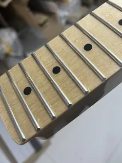 STRAT REPLACEMENT GLOSS