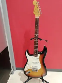 FENDER JAPAN ST62/LH 3TS STRATOCASTER LEFTY 3 TONE SUNBURST CRAFTED IN JAPAN 00S