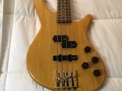 FENDER PROPHECY BASS