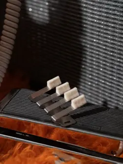 FENDER ‘JAZZ BASS’ STYLE FELT BASS MUTES 1960 1962  THUD MUFFINS