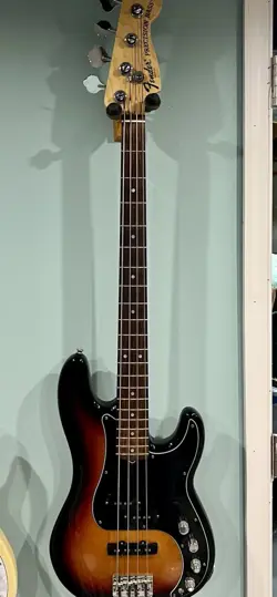 FENDER AMERICAN ACTIVE PRECISION BASS