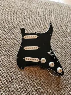 PICKGUARD ASSY