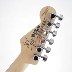 SIGNATURE NECK