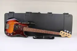 0193600700 BASS GUITAR