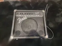 FENDER FRONTMAN GUITAR AMP 38 W 120V~60HZ TYPE PR 241 TESTED WORKING