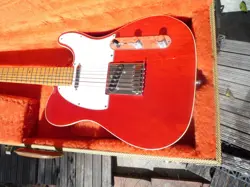 DELUXE TELECASTER RED