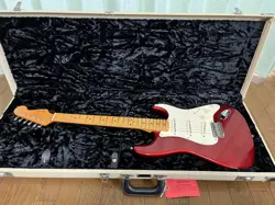 FENDER USA ERIC JOHNSON STRATOCASTER CANDY APPLE RED